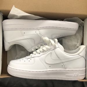 Nike Air Force - Womens 7